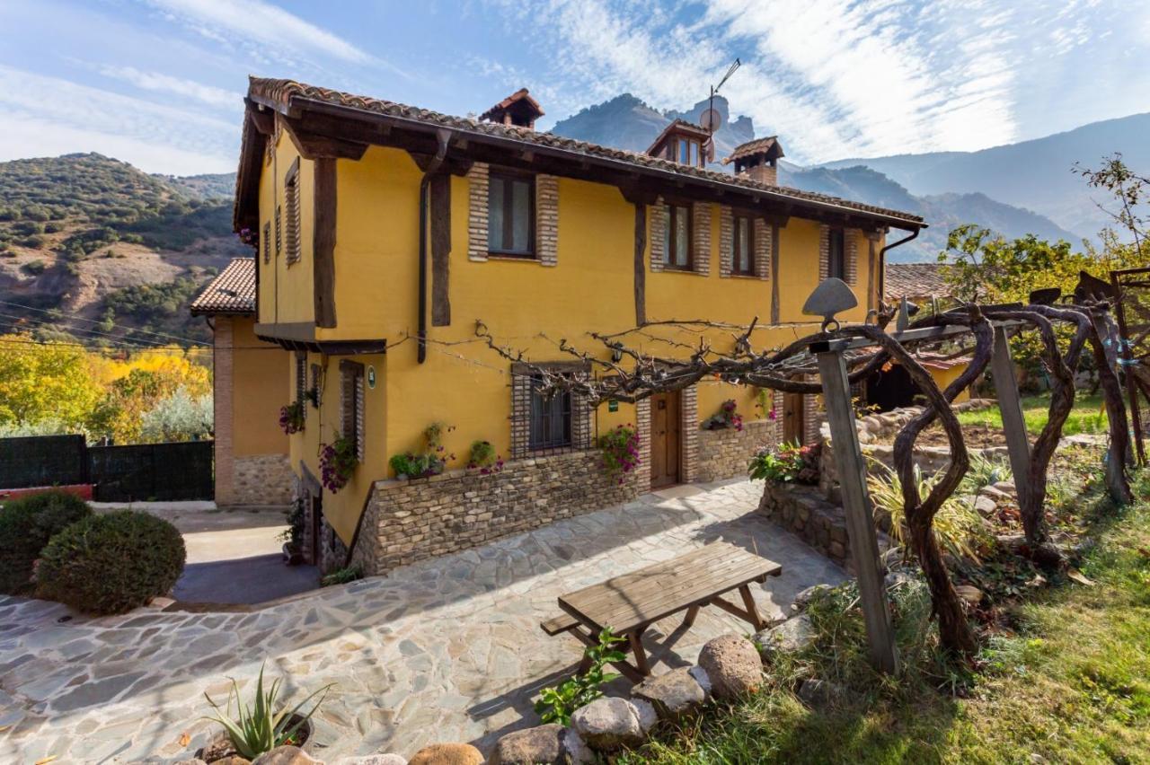 Гостевой дом Casa Senderuela Пансарес Экстерьер фото